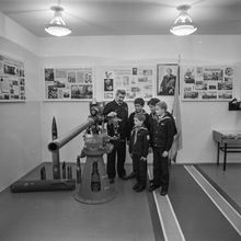 Курсанты клуба юных моряков в музее | Школа. 1987 г., г.Северодвинск. Фото #C8410.