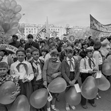 Пионерский парад | Школа. 1987 г., г.Северодвинск. Фото #C13592.