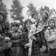 Первый раз в первый класс | Школа. 1987 г., г.Северодвинск. Фото #C11474.