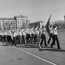 Пионерский парад | Школа. 1987 г., г.Северодвинск. Фото #C11477.