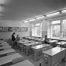 В классе перед 1 сентября | Школа. 1987 г., г.Северодвинск. Фото #C13605.