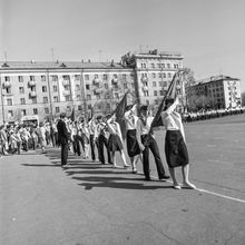 Пионерская манифестация | Школа. 1987 г., г.Северодвинск. Фото #C8425.