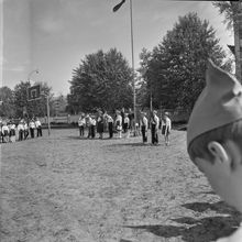 Пионерская линейка в детском лагере при школе № 11. | Школа. 1987 г., г.Северодвинск. Фото #C11497.