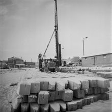 Забивка свай | Строительство. 1987 г., г.Северодвинск. Фото #C13651.