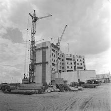 Строительство многоэтажного дома | Строительство. 1987 г., г.Северодвинск. Фото #C13654.