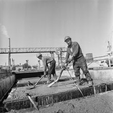 Плотники-бетонщики | Строительство. 1987 г., г.Северодвинск. Фото #C14908.