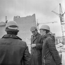 На стройплощадке | Строительство. 1987 г., г.Северодвинск. Фото #C14912.