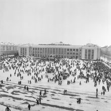 Проводы русской зимы на площади Победы.  | Виды города. 1987 г., г.Северодвинск. Фото #C13738.