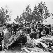 Возложение цветов в День Победы | Общественная жизнь. 1987 г., г.Северодвинск. Фото #C11725.