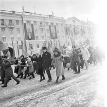 Демонстрация 7 ноября 1987 года | Общественная жизнь. 1987 г., г.Северодвинск. Фото #C13812.