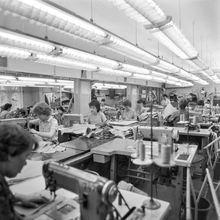 На швейной фабрике | Предприятия. 1987 г., г.Северодвинск. Фото #C12681.