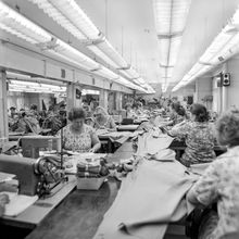 На швейной фабрике | Предприятия. 1987 г., г.Северодвинск. Фото #C12682.