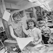 Северодвинская швейная фабрика | Предприятия. 1988 г., г.Северодвинск. Фото #C14458.