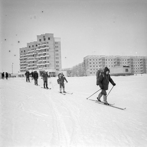 Лыжные туристы клуба "Беломорец" отправляются в очередное путешествие | Спорт. 1988 г., г.Северодвинск. Фото #C14465.