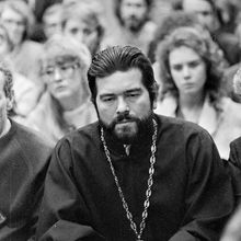Встреча со священником | Горожане. 1990 г., г.Северодвинск. Фото #C13154.
