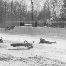 Гонки на мотоциклах на льду | Спорт. 1990 г., г.Северодвинск. Фото #C13200.