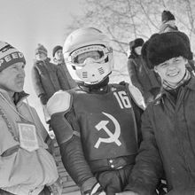 Гонки на мотоциклах на льду | Спорт. 1990 г., г.Северодвинск. Фото #C13218.