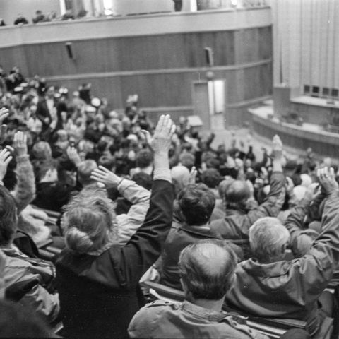 Голосование в ЦКиОМ | Общественная жизнь. 1992 г., г.Северодвинск. Фото #C15617.