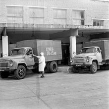 Хлебные фургоны Автоколонны-1700 | Транспорт. 1970-e гг., г.Северодвинск. Фото #C9790.