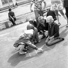 Крестики - нолики | Дети. 1970-e гг., г.Северодвинск. Фото #C9835.