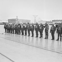 Соревнования на мотоциклах по льду | Спорт. 1970-e гг., г.Северодвинск. Фото #C8977.