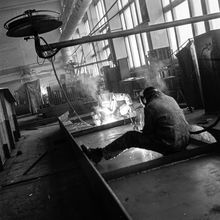 Сварщики за работой | Предприятия. 1970-e гг., г.Северодвинск. Фото #C9155.