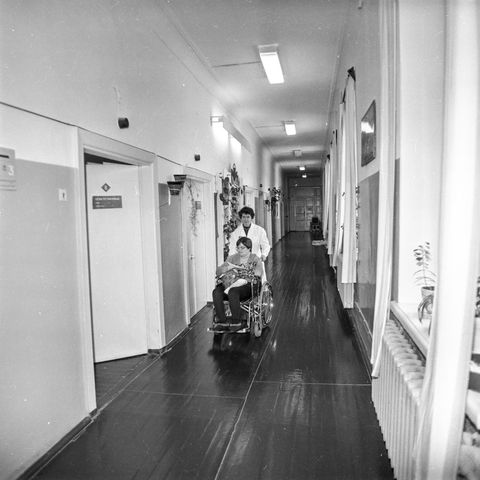 В больнице | Медицина. 1980-e гг., г.Северодвинск. Фото #C17326.