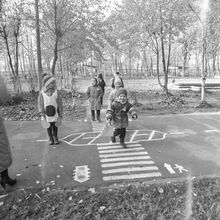 Детский сад. Правила дорожного движения | Дети. 1980-e гг., г.Северодвинск. Фото #C17296.
