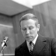 На трибуне | Горожане. 1990-e гг., г.Северодвинск. Фото #C6570.