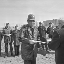 Вручение благодарственных писем | Горожане. 1985 г., г.Северодвинск. Фото #C4396.