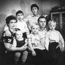 Многодетная семья | Горожане. 1980-e гг., г.Северодвинск. Фото #C7711.