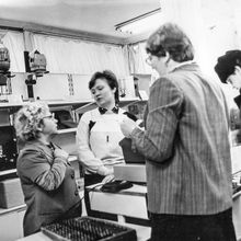 В отделе магазина | Торговля. 1980-e гг., г.Северодвинск. Фото #C7079.