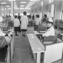 Кассиры в магазине самообслуживания | Торговля. 1980-e гг., г.Северодвинск. Фото #C14241.