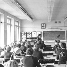 На уроке | Школа. 1980-e гг., г.Северодвинск. Фото #C2893.