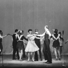 Выступление на сцене | Школа. 1980-e гг., г.Северодвинск. Фото #C15333.
