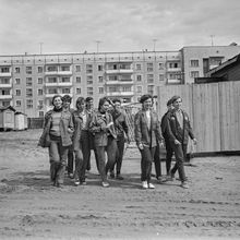 Бойцы ССО на стройплощадке | Строительство. 1980-e гг., г.Северодвинск. Фото #C14792.