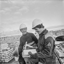 Каменщики | Строительство. 1980-e гг., г.Северодвинск. Фото #C6730.