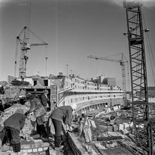 Ведется кладка | Строительство. 1980-e гг., г.Северодвинск. Фото #C17140.