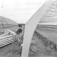 Идет строительство теплиц | Строительство. 1980-e гг., г.Северодвинск. Фото #C15179.