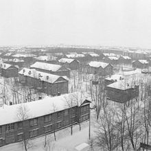 Город меняется. На месте клуба им. Горького строится многоэтажный дом | Виды города. 1980-e гг., г.Северодвинск. Фото #C4889.