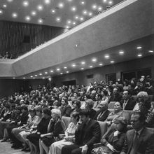 Заседание в театре драмы | Общественная жизнь. 1980-e гг., г.Северодвинск. Фото #C14237.