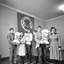 Торжественная регистрация новорожденных | Общественная жизнь. 1980-e гг., г.Северодвинск. Фото #C14368.