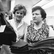 На швейной фабрике | Предприятия. 1980-e гг., г.Северодвинск. Фото #C8102.