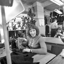 На швейном производстве | Предприятия. 1980-e гг., г.Северодвинск. Фото #C16268.