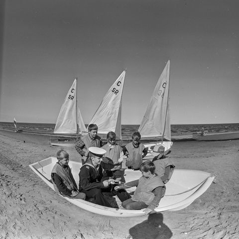 В яхт-клубе | Спорт. 1980-e гг., г.Северодвинск. Фото #C14791.