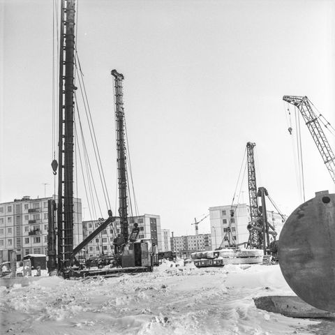 На строительной площадке | Строительство. 1980-e гг., г.Северодвинск. Фото #C17128.