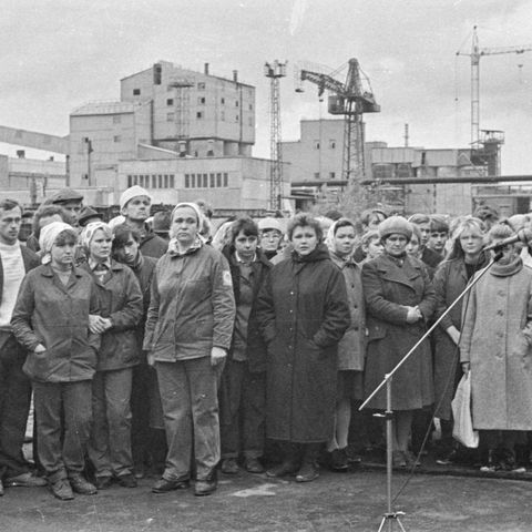Рабочие на митинге | Предприятия. 1980-e гг., г.Северодвинск. Фото #C15208.