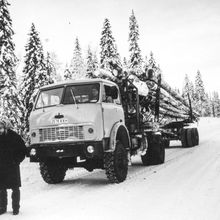 Лесовоз | Транспорт. 1990-e гг., г.Северодвинск. Фото #C7532.