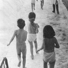 Закаливание детей | Дети. 1990-e гг., г.Северодвинск. Фото #C3279.