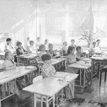В школе | Дети. 1990-e гг., г.Северодвинск. Фото #C3285.